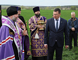 В Кашарском районе Ростовской области епископ Симон вместе с фермерами помолился о благополучии урожая