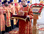 Праздник Светлого Христова Воскресения в Покровском кафедральном соборе города Шахты продолжился великой вечерней