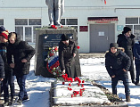С напутственным словом в день освобождения поселка Горный от немецко-фашистских захватчиков к жителям обратился иеромонах Арсений (Алимов)