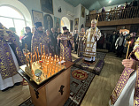 В поминальную субботу Великого поста епископ Симон совершил Божественную литургию и панихиду в храме святителя Тихона Задонского поселка Тарасовский