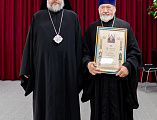 Преосвященнейший епископ Симон вручил награды священнослужителям Шахтинской епархии и их женам