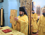 В престольный праздник Преосвященнейший епископ Симон совершил Божественную литургию в храме святителя Николая, архиепископа Мир Ликийских, Чудотворца города Шахты