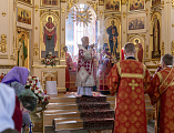 Впервые в Шахтинской епархии совершена Божественная литургия архиерейским чином с сурдопереводом в храме Покрова Пресвятой Богородицы г. Каменск-Шахтинский