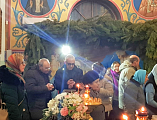 «Благодарим Тебя Боже, за год уходящий. Благослови Боже, год грядущий!». В храме Покрова Пресвятой Богородицы встретили Новый год за Божественной литургией