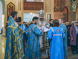 В праздник Сретения Господня Преосвященнейший епископ Симон совершил Божественную литургию в Покровском кафедральном соборе г. Шахты