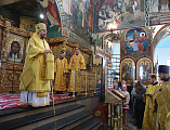 В Неделю Всех святых, в земле Российской просиявших Преосвященнейший епископ Симон совершил Божественную литургию в Покровском кафедральном соборе г. Шахты
