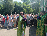 В храме Святой Троицы г. Шахты соборным богослужением отметили престольный праздник