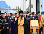 На площади Покровского кафедрального собора города Шахты прошло построение лучшего кадетского корпуса в России по случаю торжественной церемонии присяги и вручения первых погон молодым кадетам