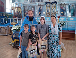 В храме Архистратига Михаила пос. Каменоломни Нижнедонского благочиния завершилась ежегодная акция «Поможем собрать детей в школу»