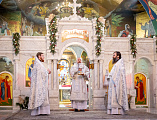 В праздник Собора Пресвятой Богородицы епископ Симон совершил Литургию в Покровском кафедральном соборе города Шахты