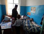 Настоятель храма апостола и евангелиста Иоанна Богослова иерей Андрей Павленков посетил  Красненскую участковую больницу