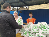 В храме Архистратига Михаила вручены продуктовые наборы нуждающимся