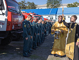 Спасатели и пожарные приняли участие в молебне по случаю дня празднования в честь образа Божьей Матери «Неопалимая Купина»