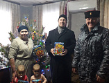 Рождественские подарки получили дети из многодетных, малоимущих семей и семей с детьми-инвалидами ст. Вешенской