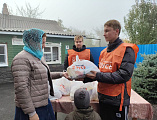 В храме Архистратига Михаила поселки Каменоломни раздали продуктовые наборы малоимущим и многодетным семьям 