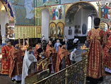 Правящий архиерей Шахтинской епархии Преосвященнейший епископ Симон возглавил Божественную литургию в Покровском кафедральном соборе г. Шахты и совершил иерейскую хиротонию