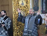 В пятницу четвертой седмицы Великого поста Преосвященнейший епископ Симон совершил Литургию Преждеосвященных Даров в храме святого Георгия Победоносца хут. Лихой 