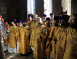 Преосвященнейший епископ Симон совершил Божественную литургию в Троицком соборе Свято-Троицкой Сергиевой Лавры