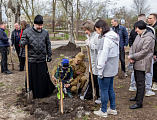 Епископ Симон принял участие в весеннем Дне древонасаждения и субботнике в городе Шахты