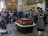 Вечерня Великой Пятницы с чином выноса Плащаницы