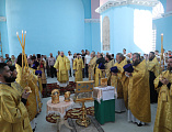 Преосвященнейший епископ Симон и паломники Шахтинской епархии молились за Литургией в храме святителя Николая Чудотворца станицы Еланской Шолоховского района