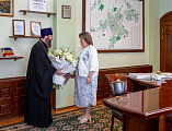 Благочинный Александровск-Грушевского округа поздравил главу города Шахты Людмилу Владимировну Овчиеву с юбилеем
