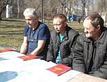 Пациенты наркологического отделения №2 больницы города Каменск-Шахтинский получили книгу Святое Евангелие в подарок и узнали от настоятеля храма Почаевской иконы Божией Матери протоиерея Вячеслава Лавлинского о важности чтения и познания духовных книг