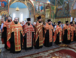 В день празднования Светлой Пасхи в Покровский кафедральный собор г. Шахты доставлен Благодатный огонь из Иерусалима