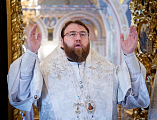Епископ Шахтинский и Миллеровский Симон и митрополит Саратовский и Вольский Игнатий совершили Божественную литургию в Свято-Троицком кафедральном соборе Саратова
