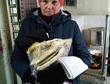 В храме Пресвятой Троицы с. Маньково-Калитвенское раздали вещи от «Глория Джинс»