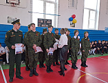В первомайской школе прошла торжественная линейка, посвященная Дню Защитника Отечества