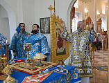 В престольный праздник Преосвященнейший епископ Симон возглавил Божественную литургию в храме Державной иконы Божией Матери города Донецка