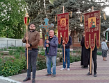 Протоиерей Игорь Жевердан совершил в Страстную пятницу Вечерню с выносом плащаницы Спасителя
