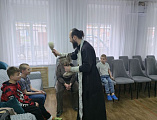 Священнослужители и хор навестили воспитанников Центра помощи детям №3 в Шахтах в день Пасхи