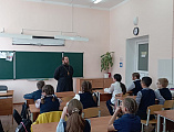 Иерей Симеон Есин в День православной книги провел беседу со школьниками   