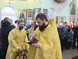 В престольный праздник Преосвященнейший епископ Симон совершил Божественную литургию в храме святого праведного Иоанна Кронштадтского г. Шахты