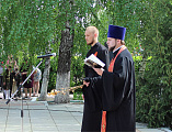 Благочинный приходов Кашарского округа иерей Георгий Грошев принял участие в митинге, посвящённом 73-й годовщине победы в Великой Отечественной войне