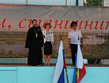 На главной площади станицы Багаевской состоялся торжественный митинг, посвящённый Дню России, протоиерей Александр Маштанов и протоиерей Александр Маликов награждены памятным знаком губернатора «80 лет Ростовской области»