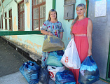 Добровольцы «Общины Милосердия» при храме Почаевской иконы Божией Матери г. Каменск-Шахтинский собрали и передали необходимые вещи семьям, прибывающим в трудной жизненной ситуации