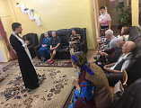 Протоиерей Глеб Гладышев и сестра милосердия сестричества им. царственной страстотерпицы Александры Романовой посетили Дом престарелых пос. Гундоровский