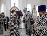 Преосвященнейший епископ Симон совершил Литургию Преждеосвященных Даров в храме святого благоверного князя Александра Невского города Шахты