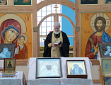 Епископ Симон возглавил молитву у святынь в старинном казачьем храме святителя Николая Чудотворца станицы Еланской