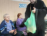 Протоиерей Роман Мясников посетил в пасхальные дни постояльцев дома престарелых пос. Садовый