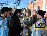 В престольный день Преосвященнейший епископ Симон совершил Божественную литургию в храме Державной иконы Божией Матери города Донецка