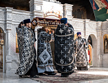 Вечерня Великой Пятницы с чином выноса Плащаницы