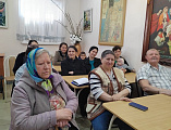 Встреча благополучателей и обратившихся в гуманитарный центр «От сердца к сердцу» при Донском храме с профильными специалистами