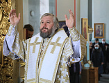 С архипастырским визитом Преосвященнейший епископ Симон посетил Покровский храм г. Каменск-Шахтинский и совершил чин присоединения к Православной Церкви временно от нее отпавших христиан