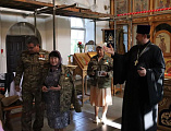 Руководителя епархиального отдела по приграничному сотрудничеству и серебряных добровольцев клуба «Мироносицы» наградили медалями за помощь воинам
