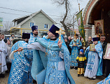В престольный праздник Преосвященнейший епископ Симон возглавил Божественную литургию в храме Державной иконы Божией Матери города Донецка