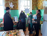 С праздником Рождества Христова протоиерей Роман Мясников и прихожане поздравили постояльцев хосписа хутора Красный